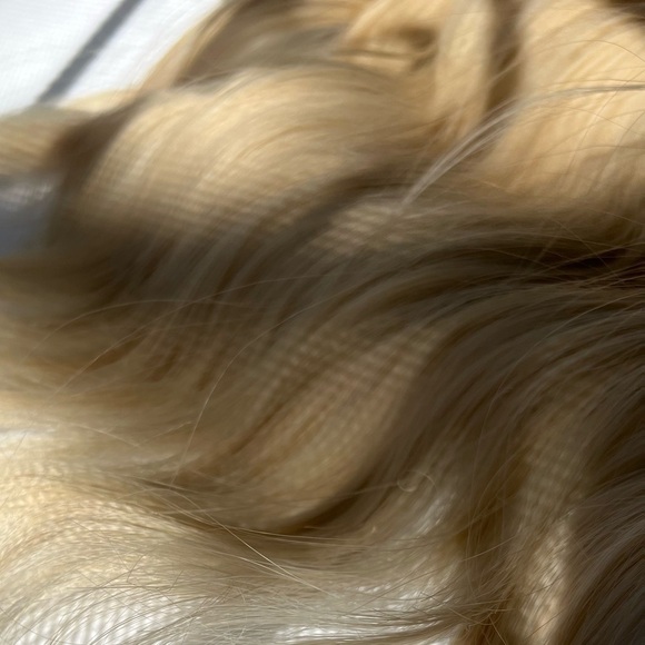 #613 Natural ash Light Blonde Water wave Clip in hair Extensions - Human blend - Picture 4 of 7